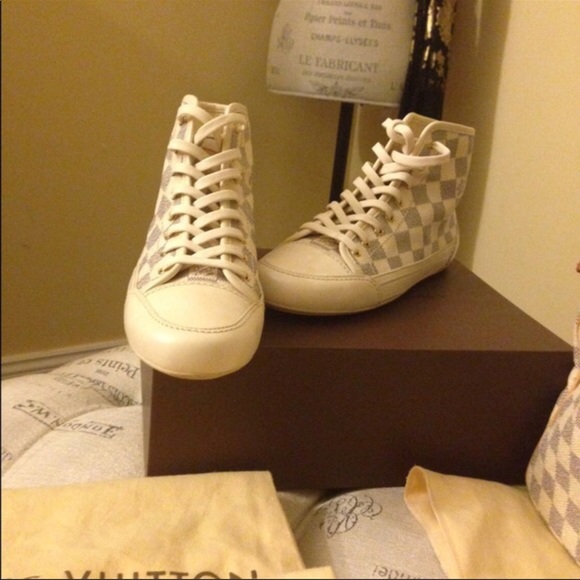 Louis Vuitton  Sneaks - Picture 2 of 2